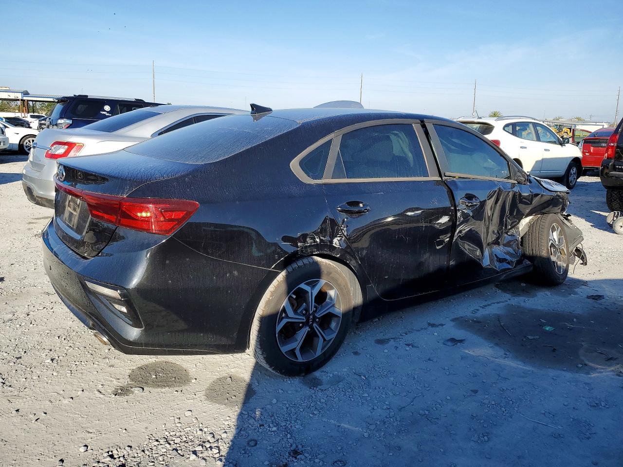 2019 KIA FORTE LXS photo 3