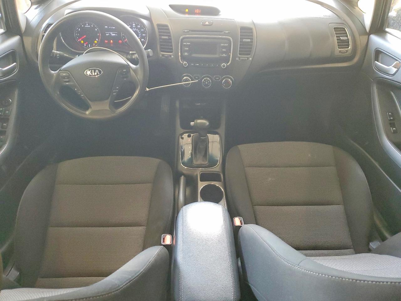 2017 KIA FORTE LX photo 8
