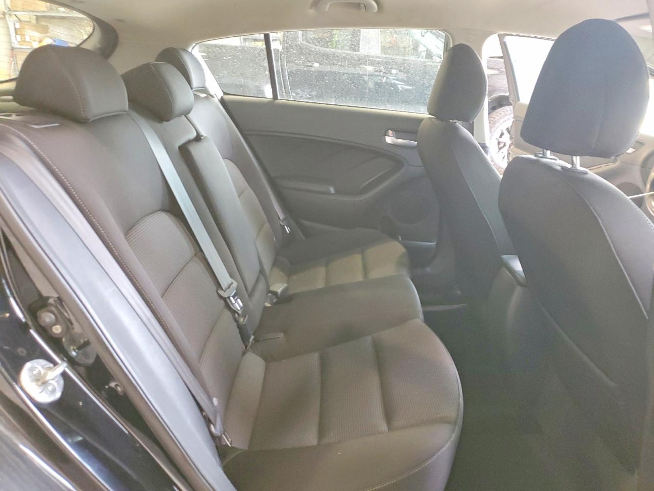 2017 KIA FORTE LX photo 11
