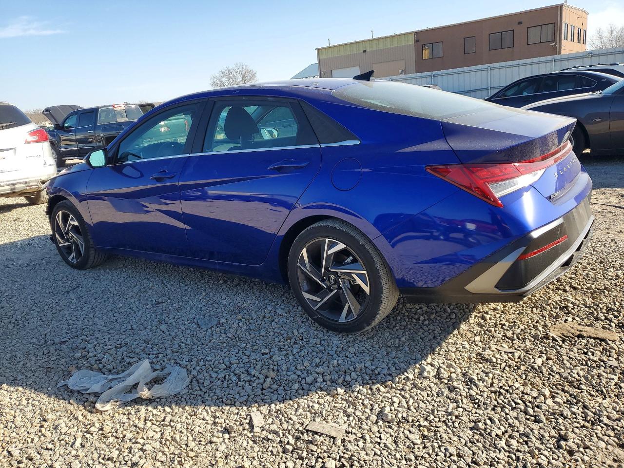 2025 HYUNDAI ELANTRA SEL CONVENIENCE photo 2