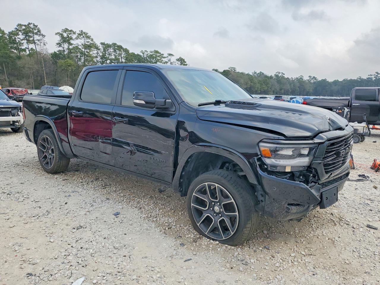 2019 RAM 1500 LARAMIE photo 7