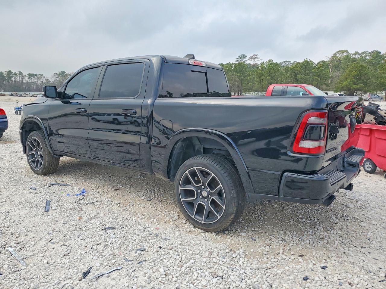 2019 RAM 1500 LARAMIE photo 3