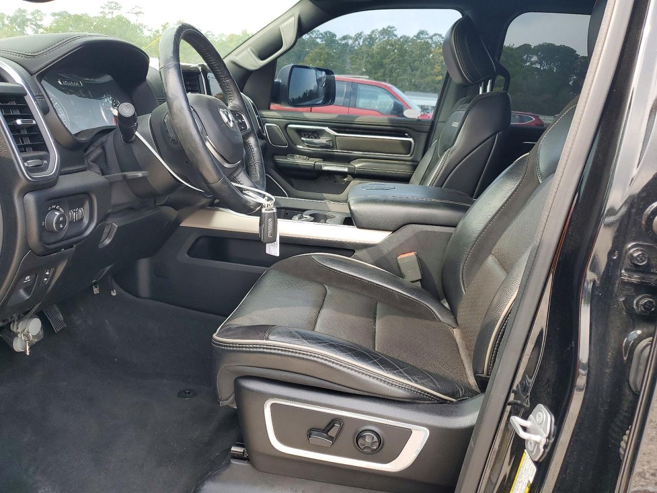 2019 RAM 1500 LARAMIE photo 13