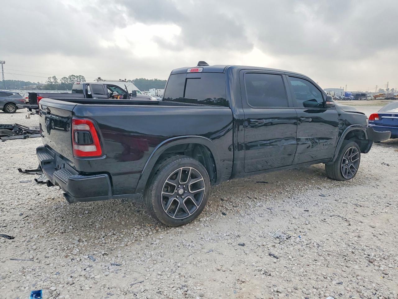 2019 RAM 1500 LARAMIE photo 5