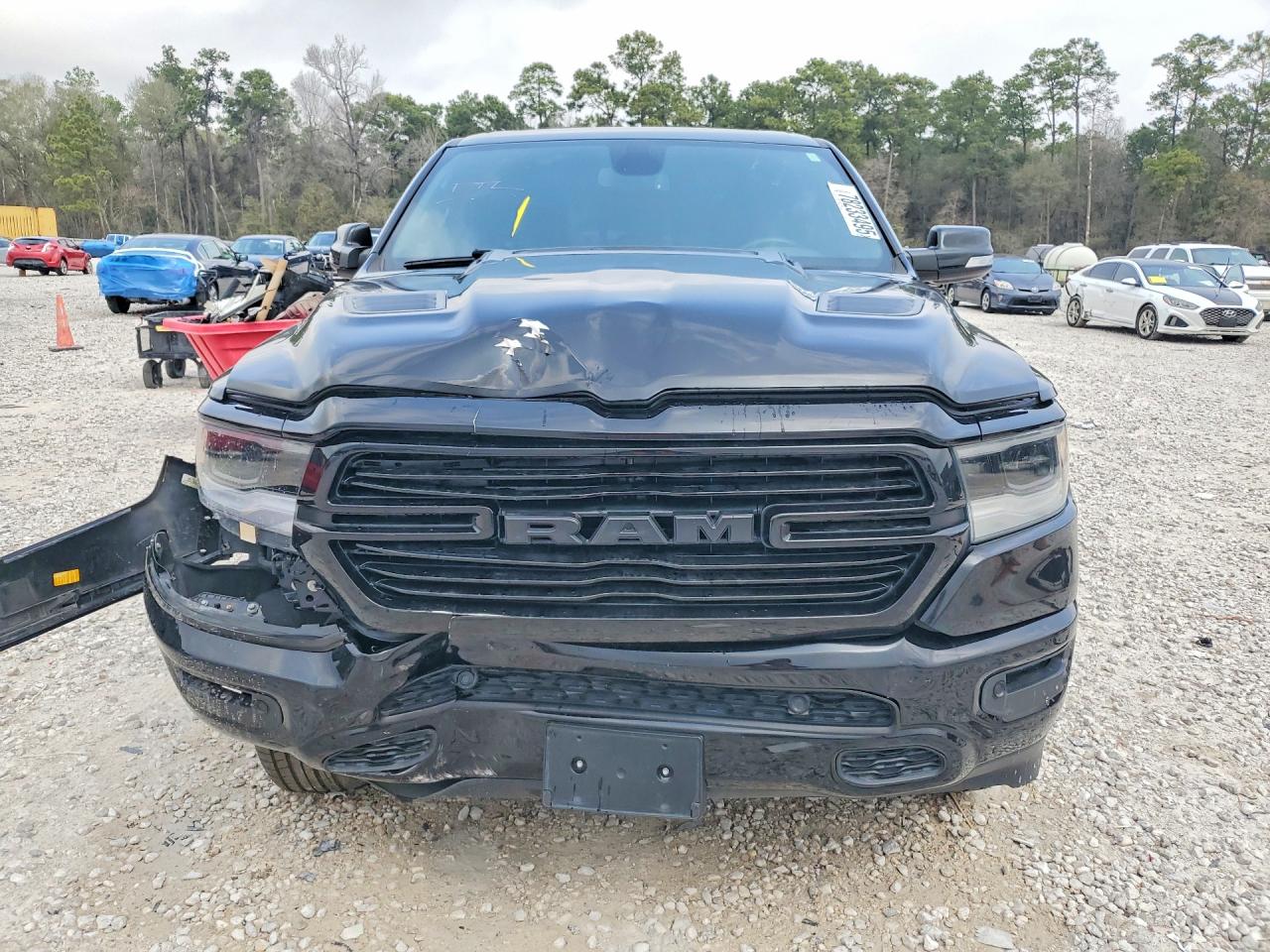 2019 RAM 1500 LARAMIE photo 9