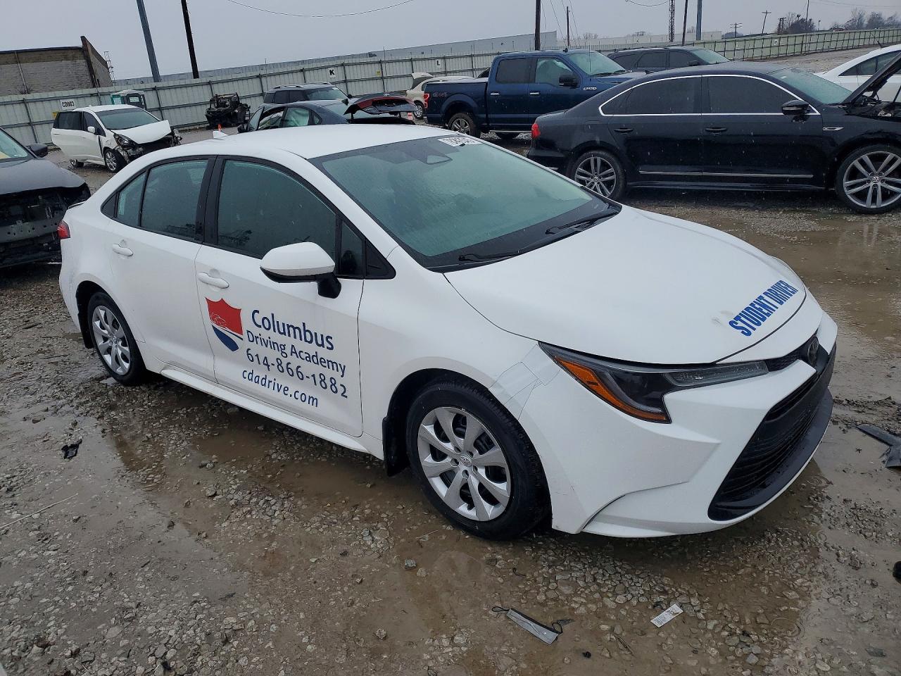 2024 TOYOTA COROLLA LE photo 4