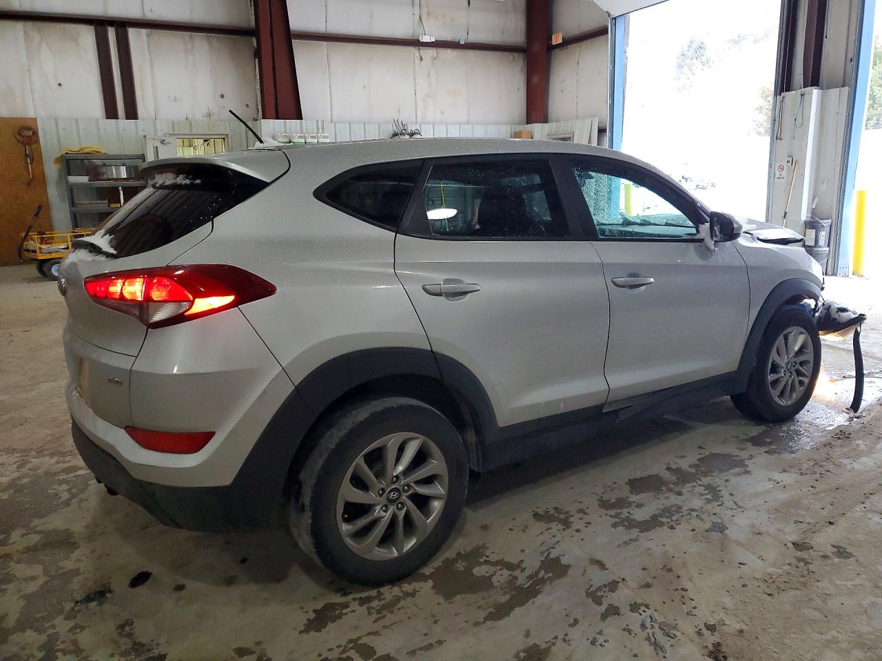 2018 HYUNDAI TUCSON SE photo 5