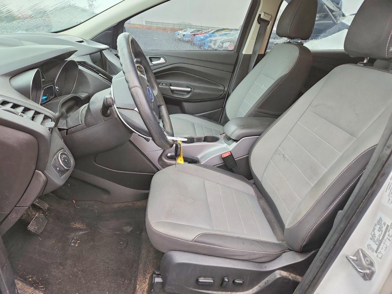 2016 FORD ESCAPE SE photo 13