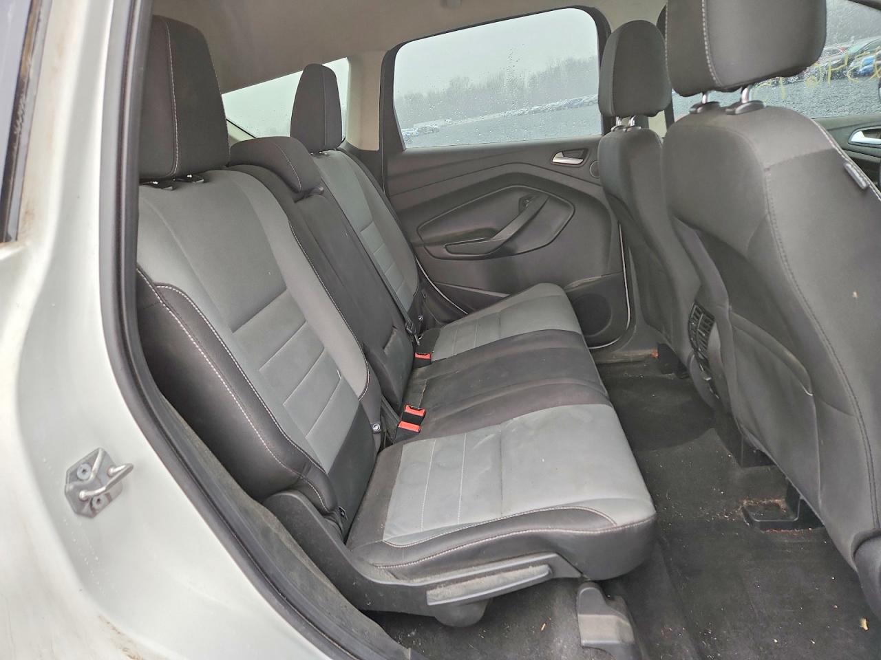 2016 FORD ESCAPE SE photo 19