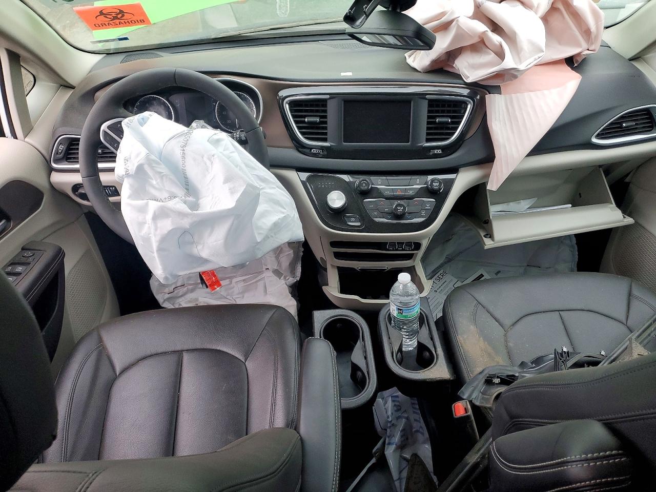 2024 CHRYSLER VOYAGER LX photo 8
