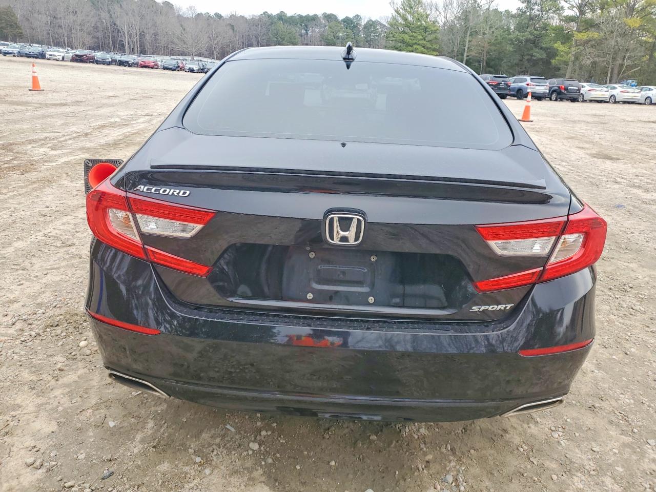 2018 HONDA ACCORD SPORT photo 6