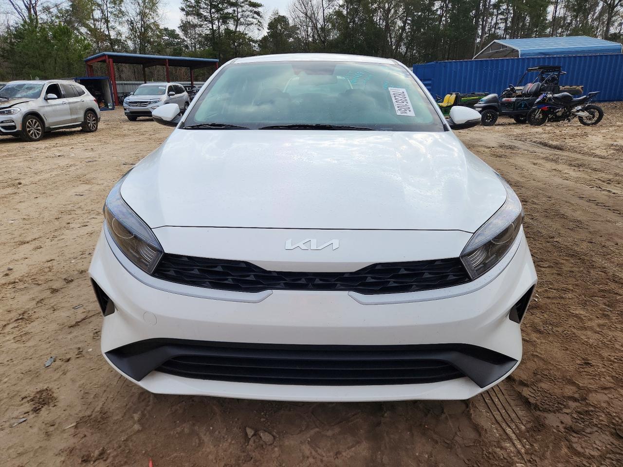 2023 KIA FORTE photo 17