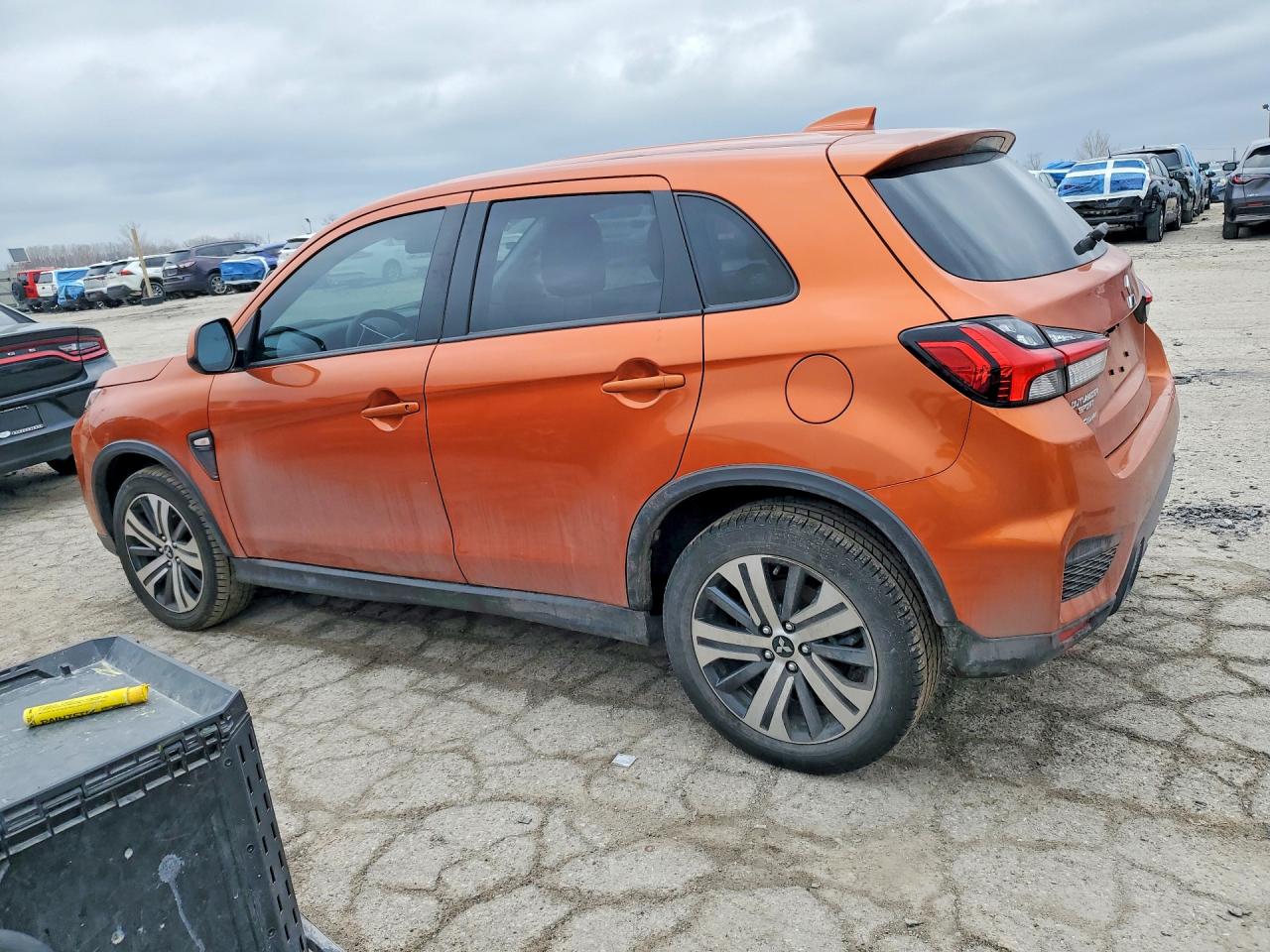 2024 MITSUBISHI OUTLANDER SPORT photo 2