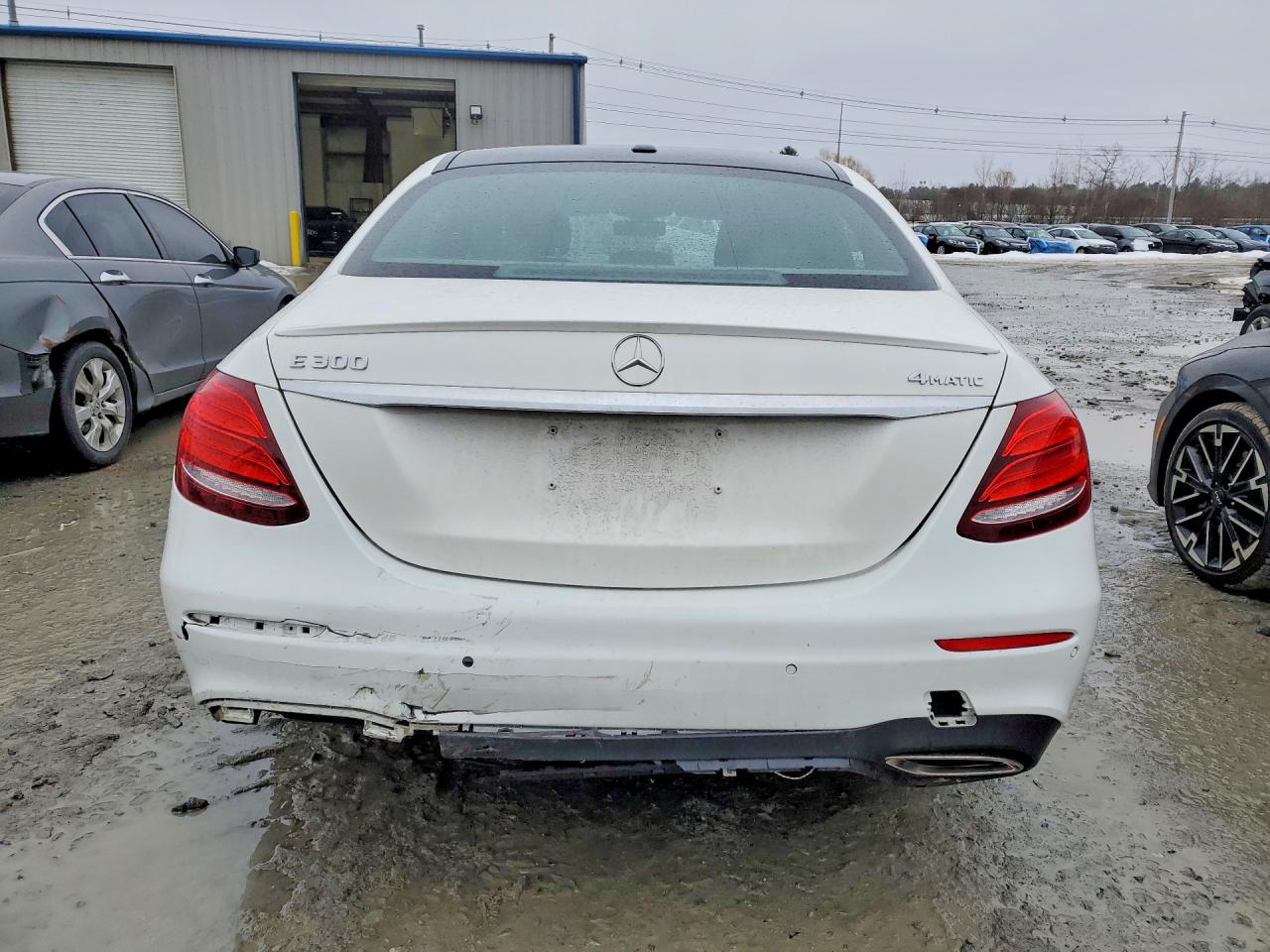 2017 MERCEDES-BENZ E 300 4MATIC photo 11