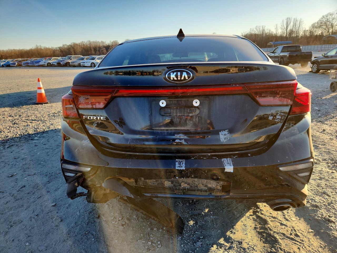 2021 KIA FORTE FE photo 6