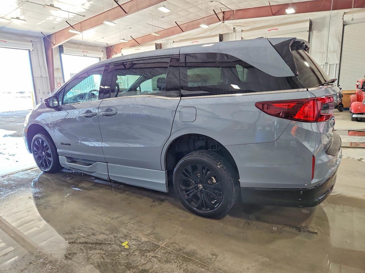 2025 HONDA ODYSSEY SPORT-L photo 2