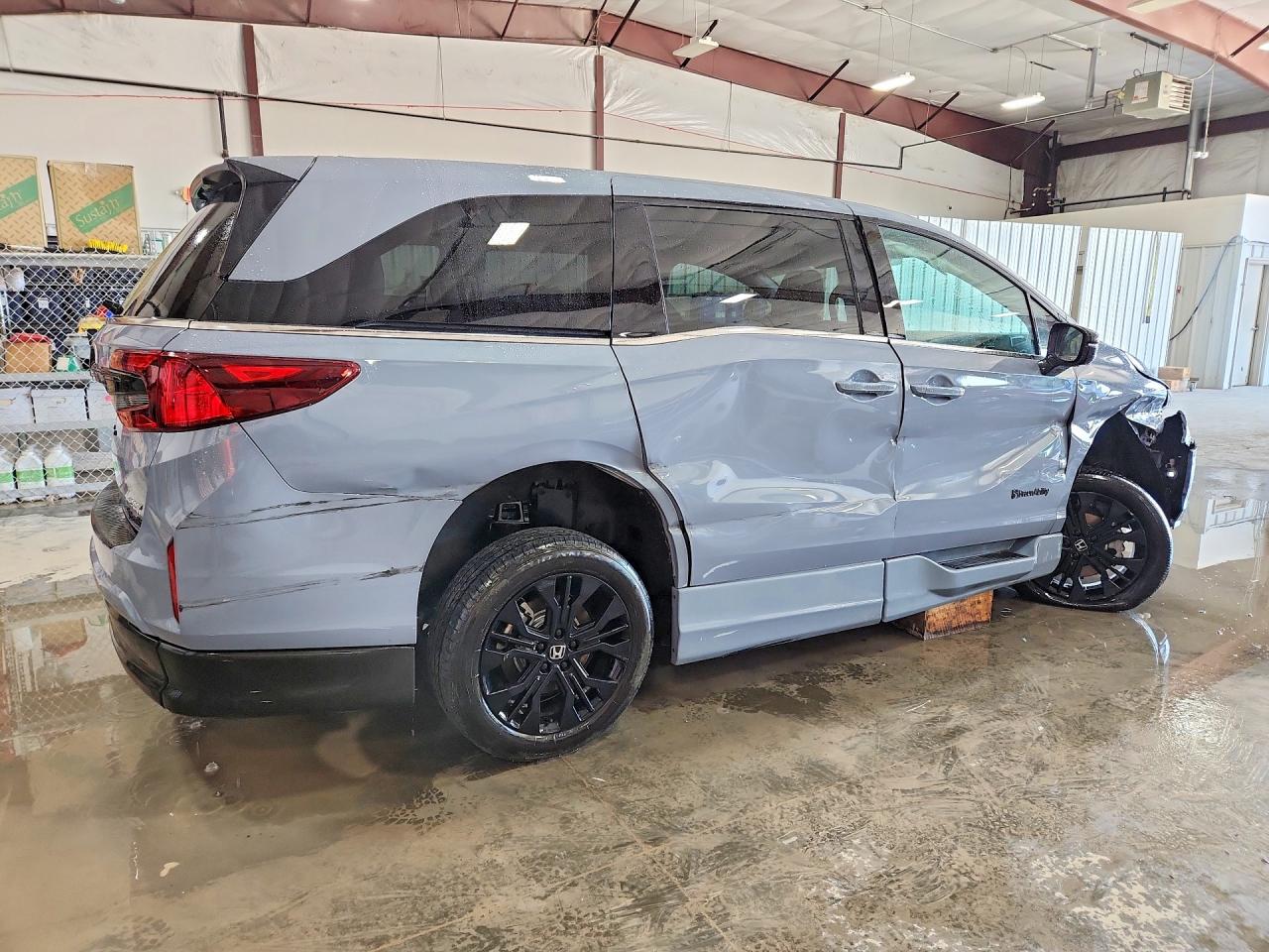 2025 HONDA ODYSSEY SPORT-L photo 3