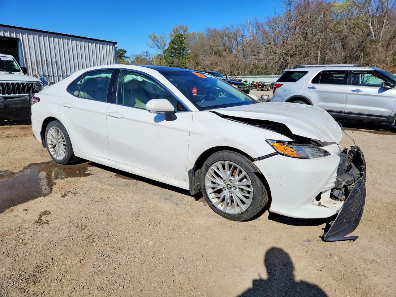 2018 TOYOTA CAMRY XLE photo 7