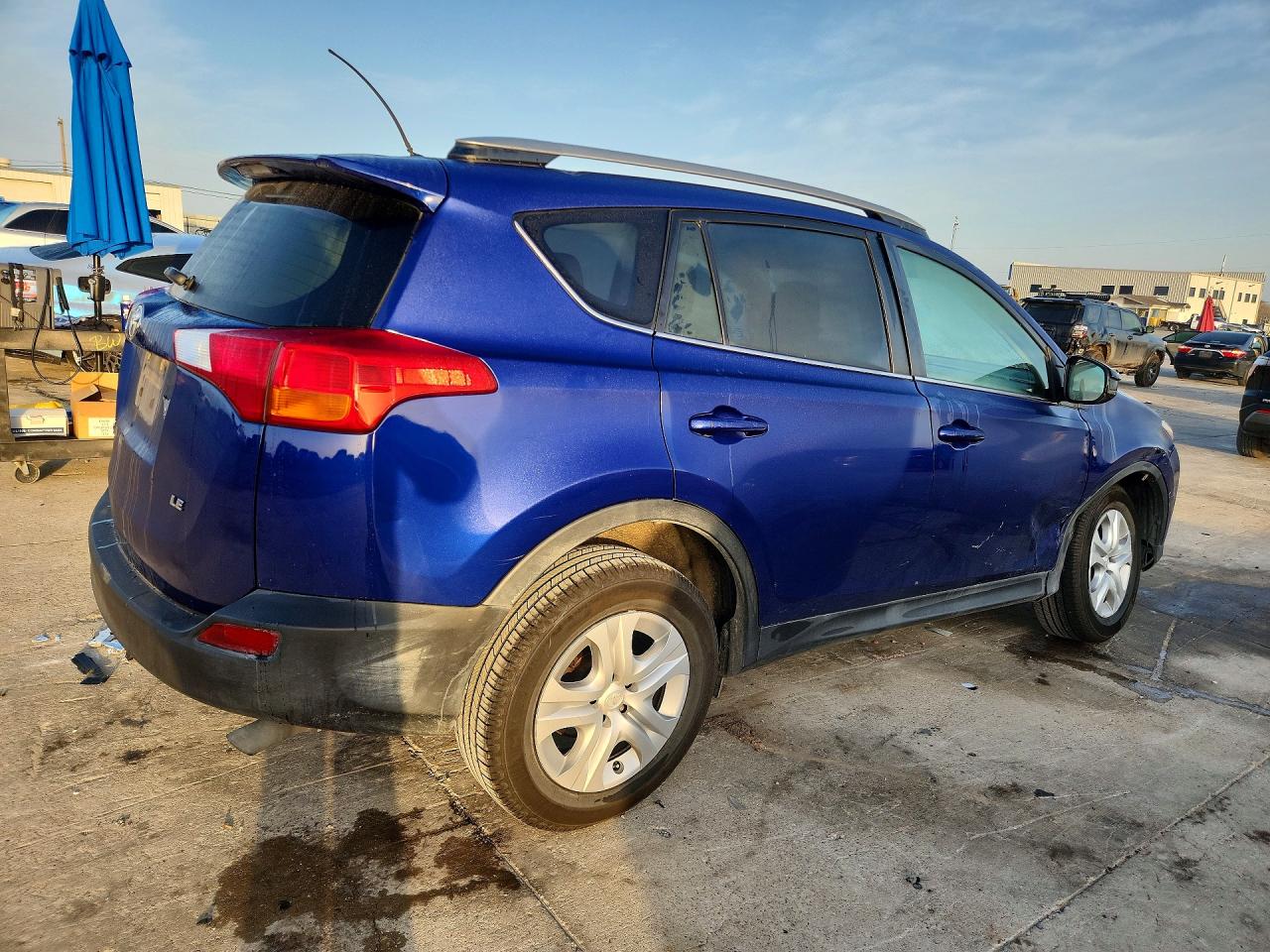 2014 TOYOTA RAV4 LE photo 5