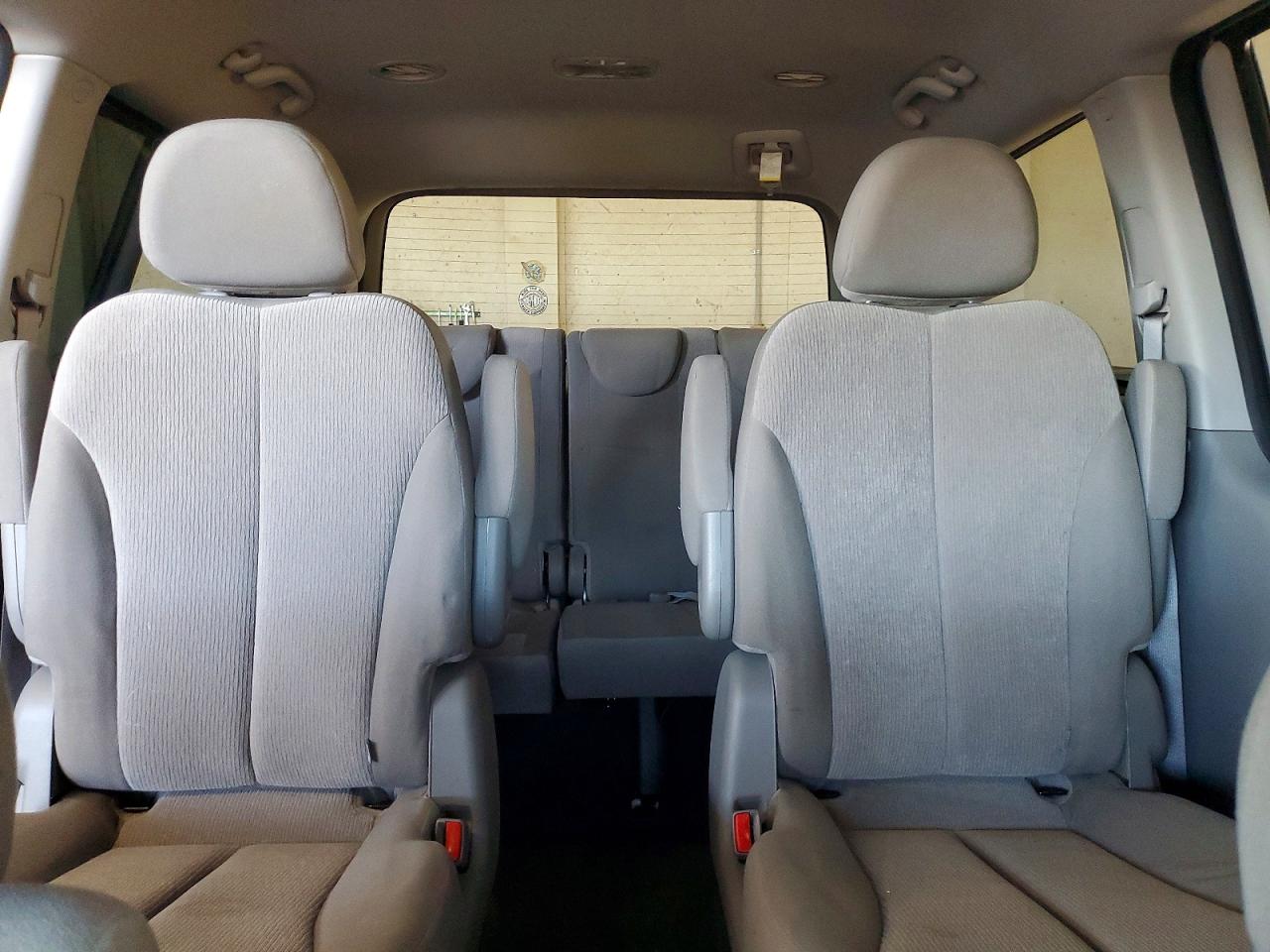2012 KIA SEDONA LX photo 10