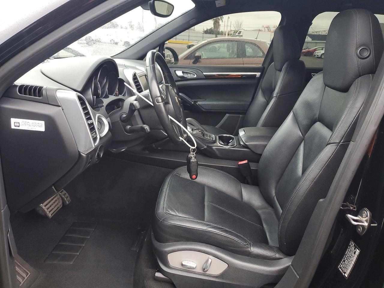 2013 PORSCHE CAYENNE S photo 13