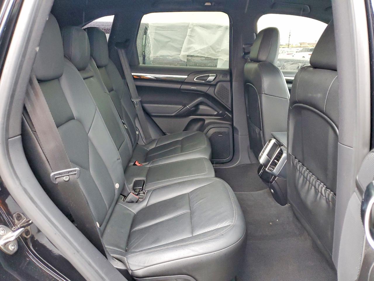 2013 PORSCHE CAYENNE S photo 21