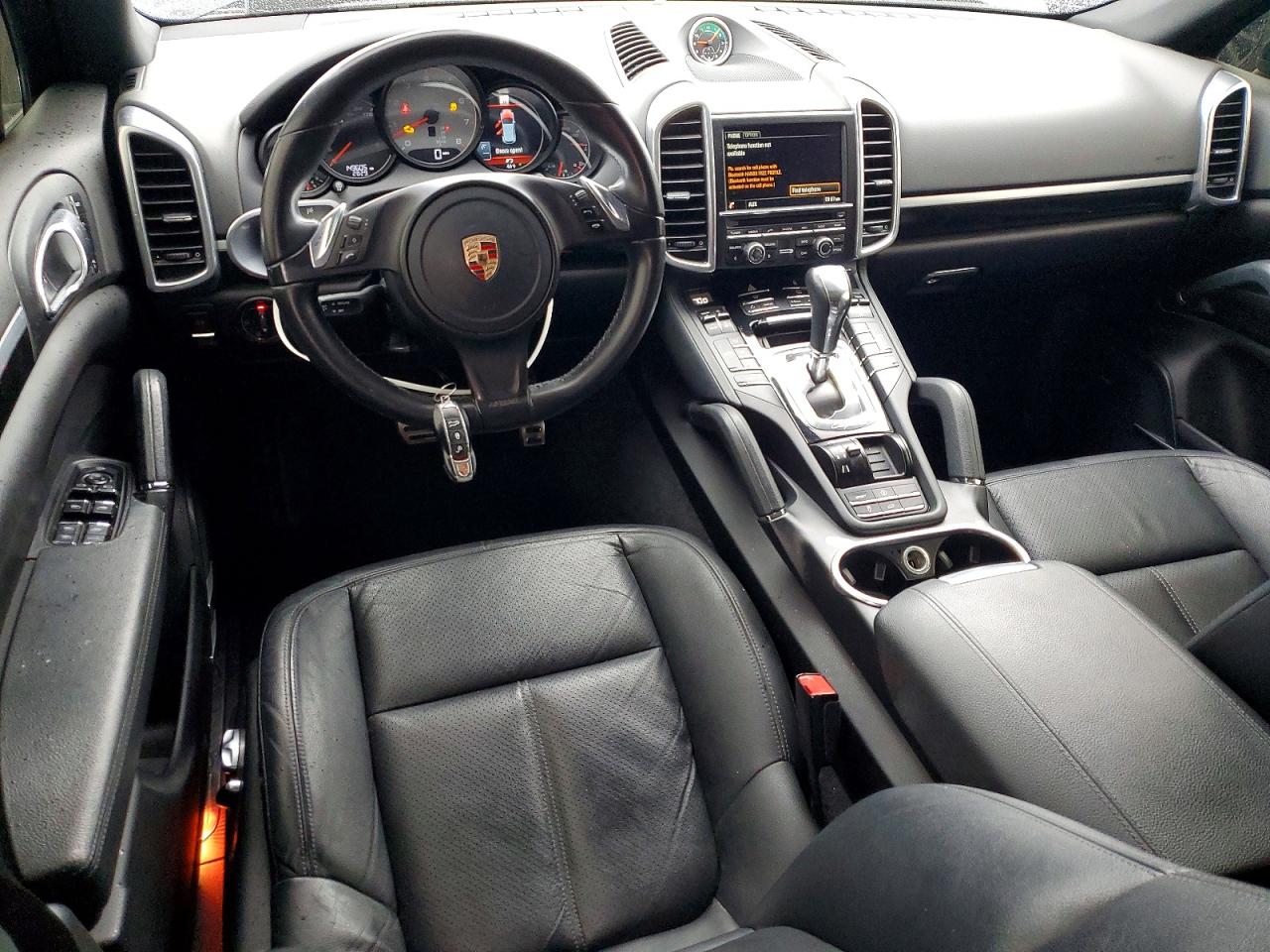 2013 PORSCHE CAYENNE S photo 15