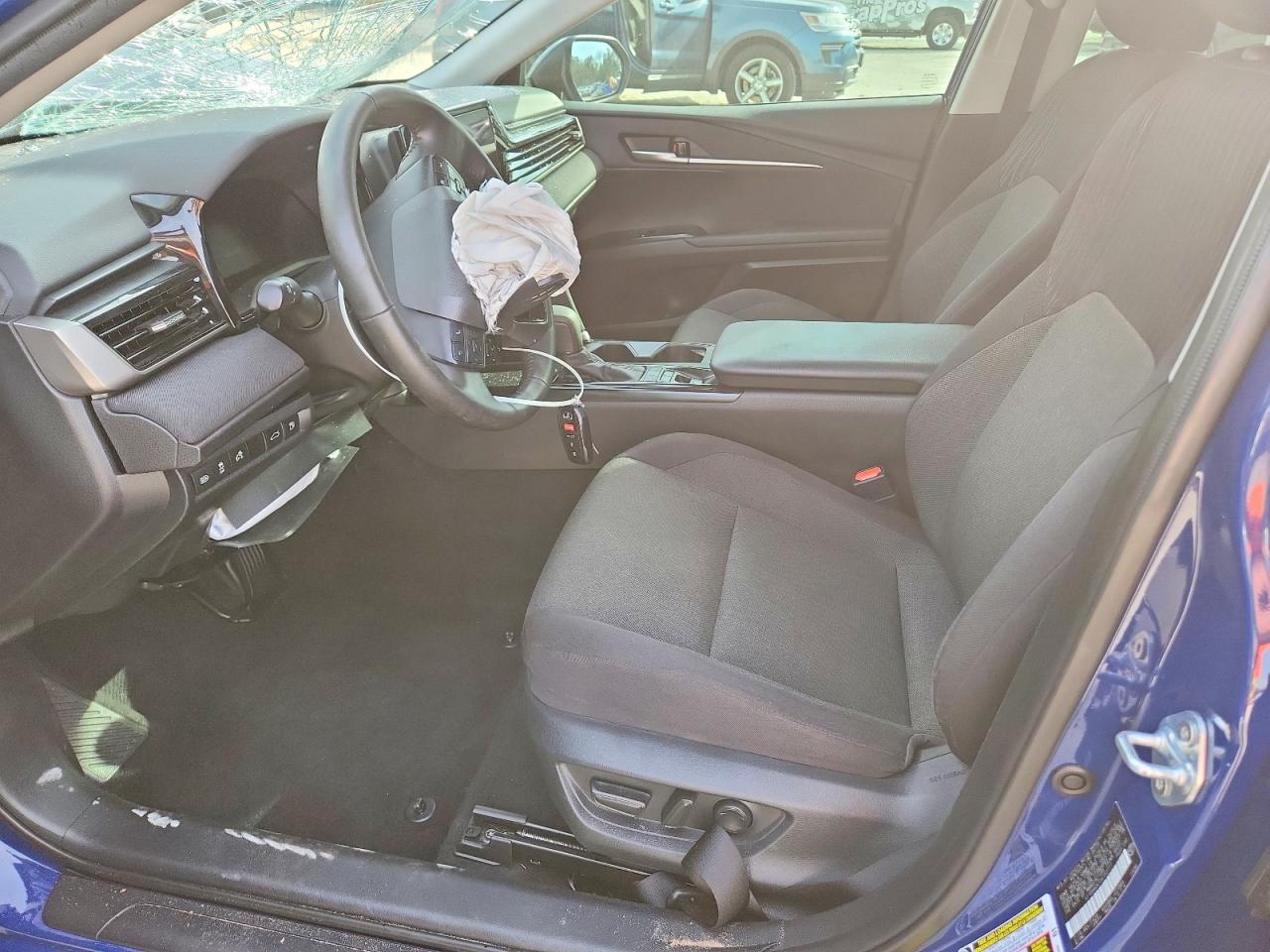 2025 TOYOTA CAMRY LE photo 13