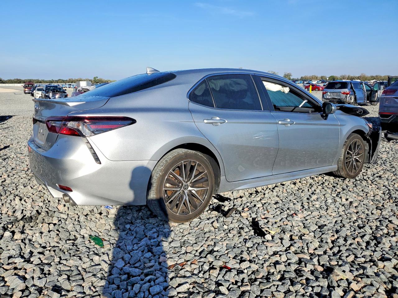 2024 TOYOTA CAMRY SE photo 5