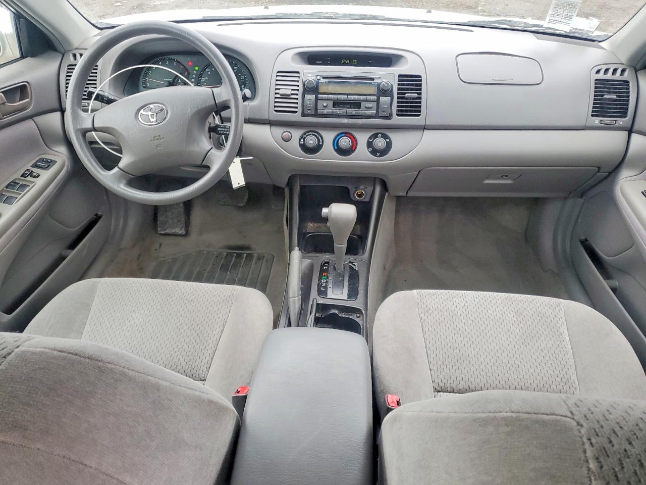 2002 TOYOTA CAMRY LE photo 15