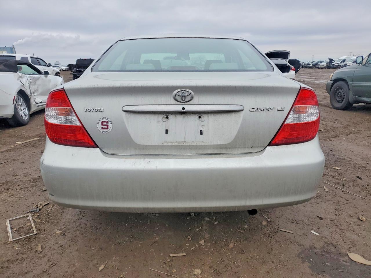 2002 TOYOTA CAMRY LE photo 11