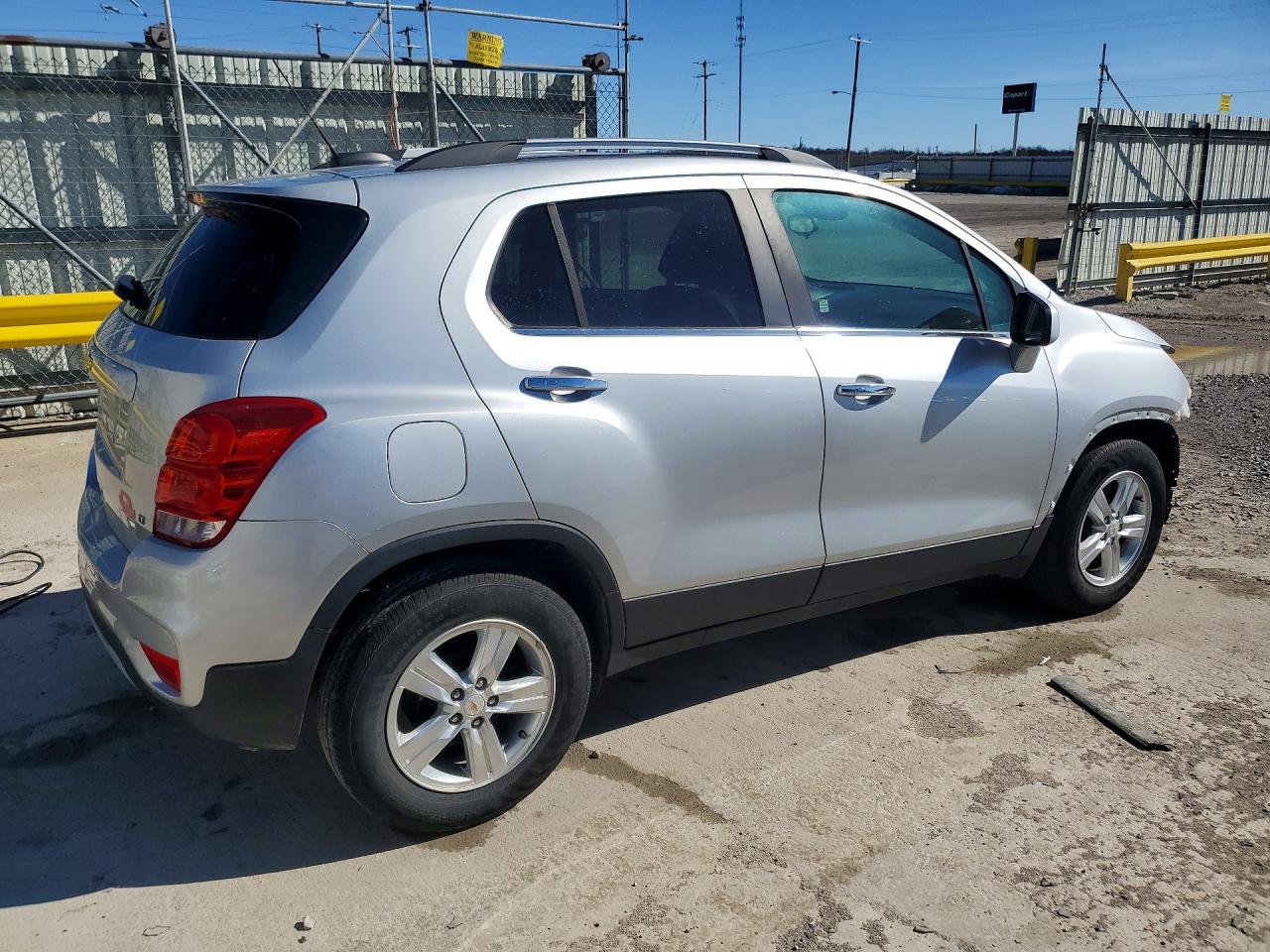 2018 CHEVROLET TRAX 1LT photo 3