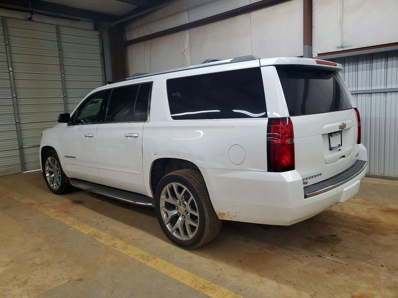 2018 CHEVROLET SUBURBAN K1500 PREMIER photo 2