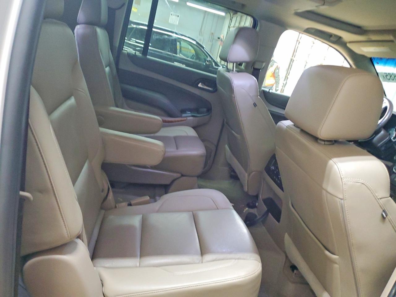 2018 CHEVROLET SUBURBAN K1500 PREMIER photo 11