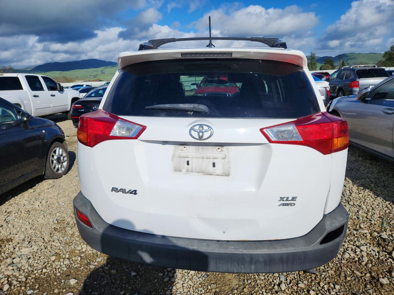 2014 TOYOTA RAV4 XLE photo 6