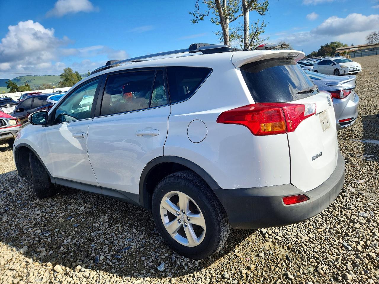 2014 TOYOTA RAV4 XLE photo 2