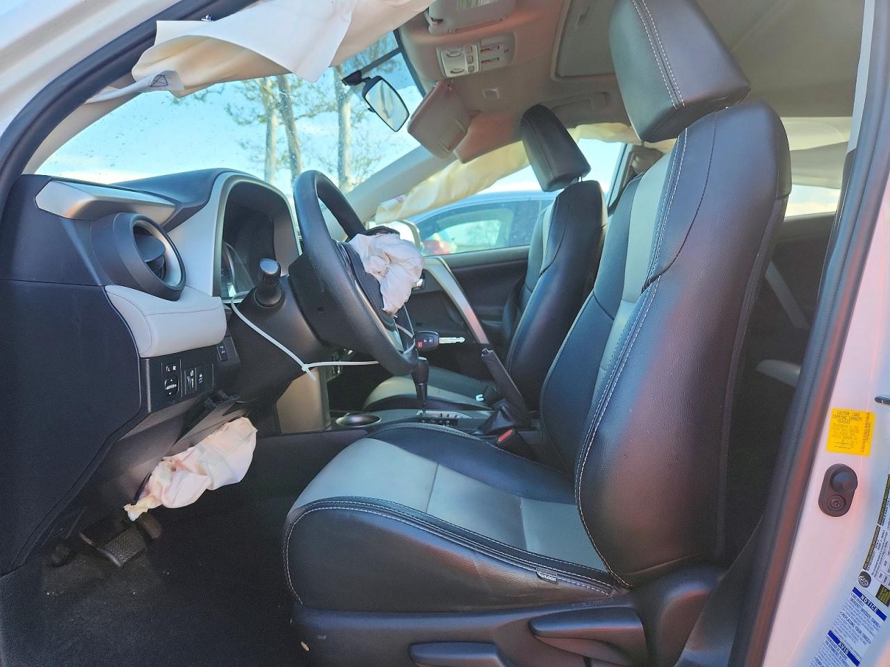 2014 TOYOTA RAV4 XLE photo 7