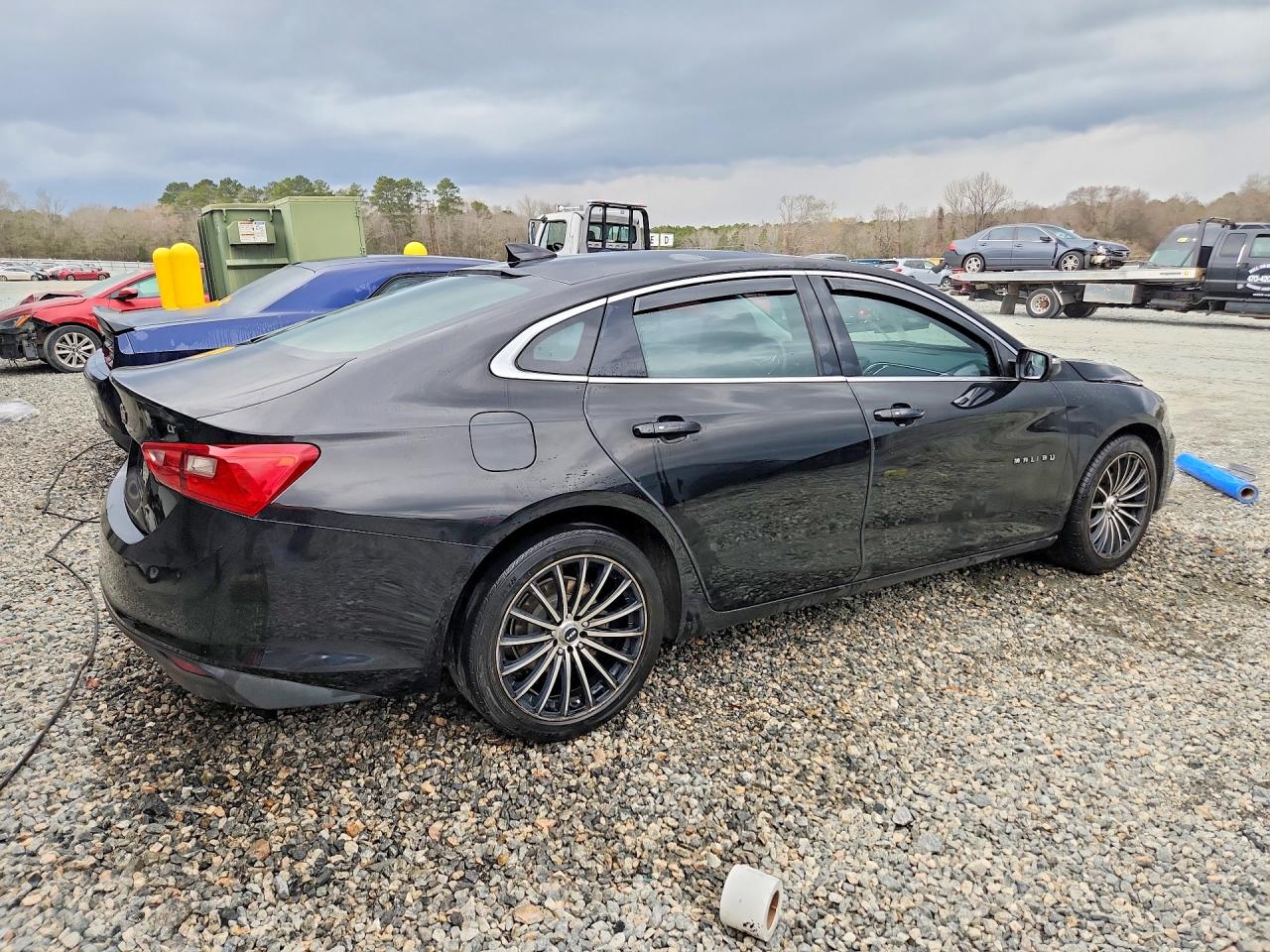 2016 CHEVROLET MALIBU LT photo 3