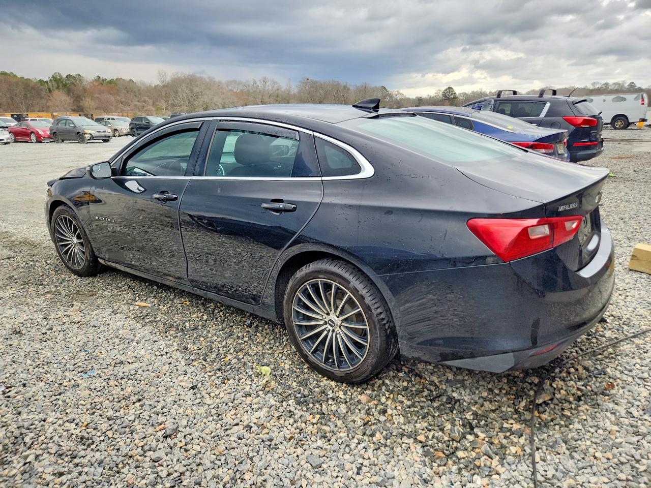 2016 CHEVROLET MALIBU LT photo 2