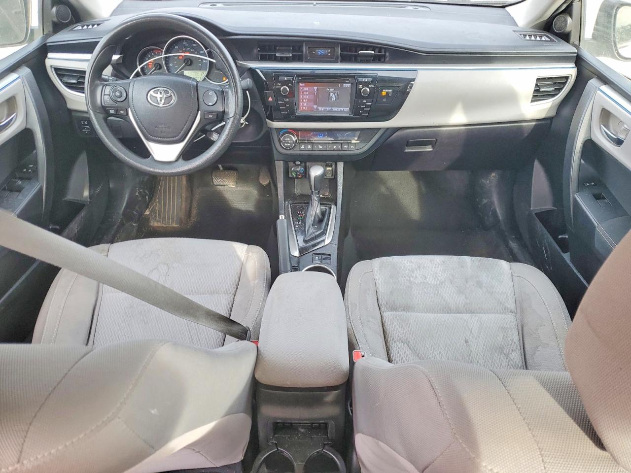2016 TOYOTA COROLLA photo 8