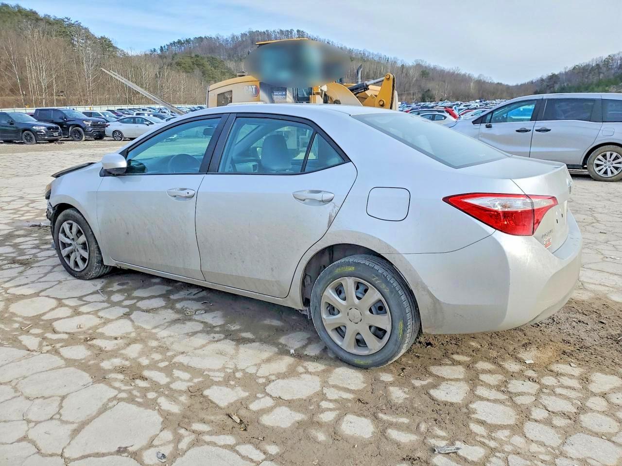 2016 TOYOTA COROLLA photo 2