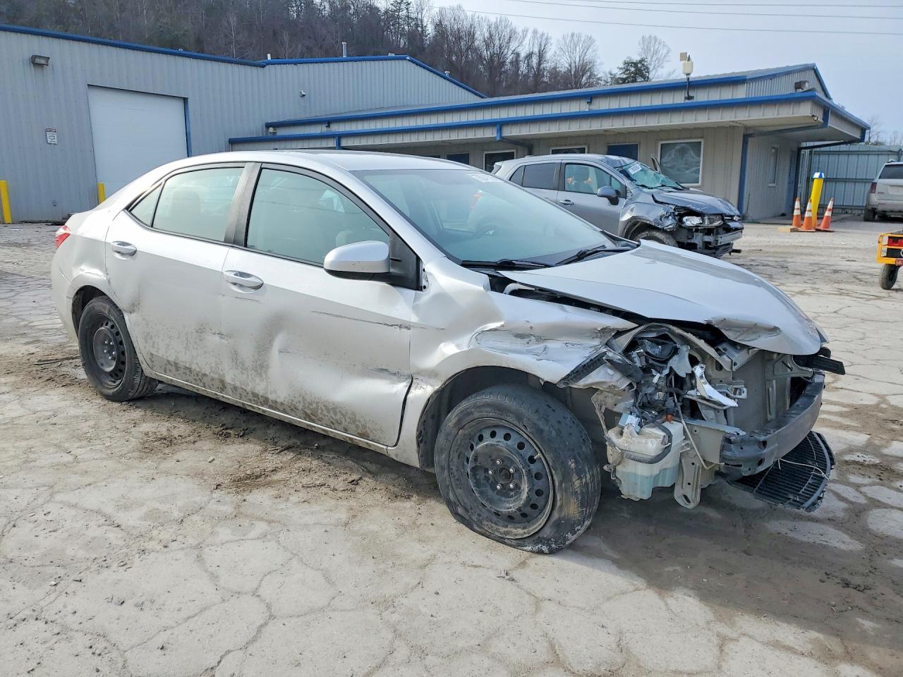 2016 TOYOTA COROLLA photo 4