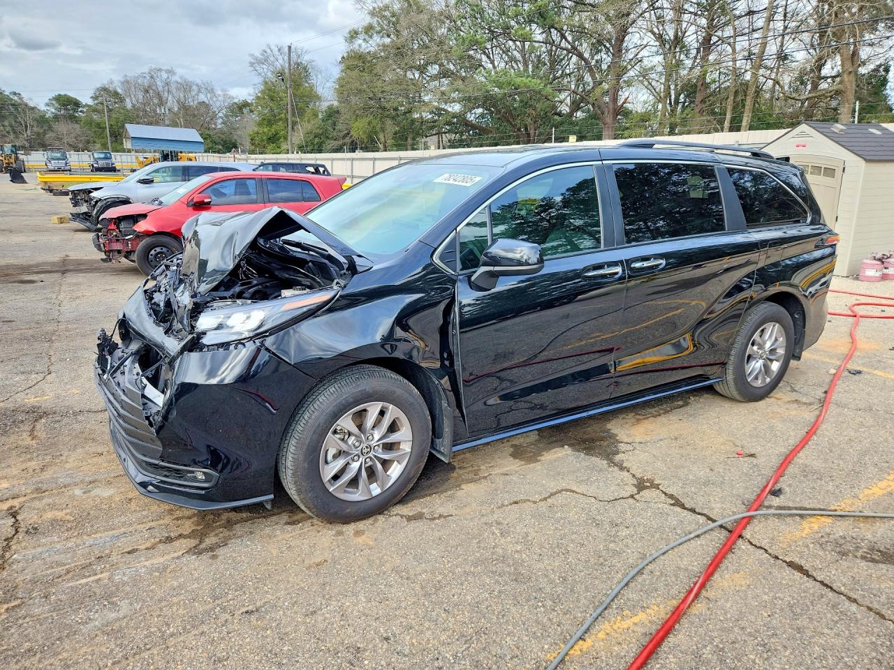 2025 TOYOTA SIENNA