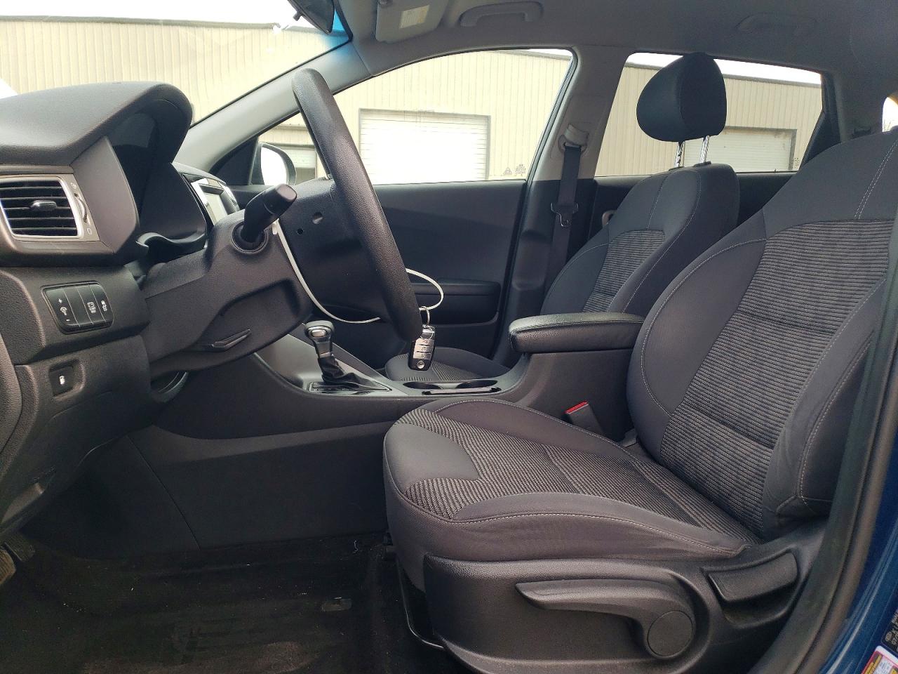 2018 KIA NIRO LX photo 7
