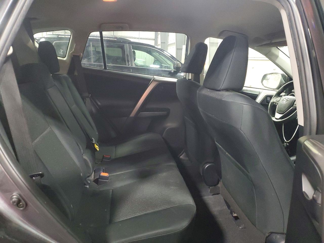 2017 TOYOTA RAV4 LE photo 31