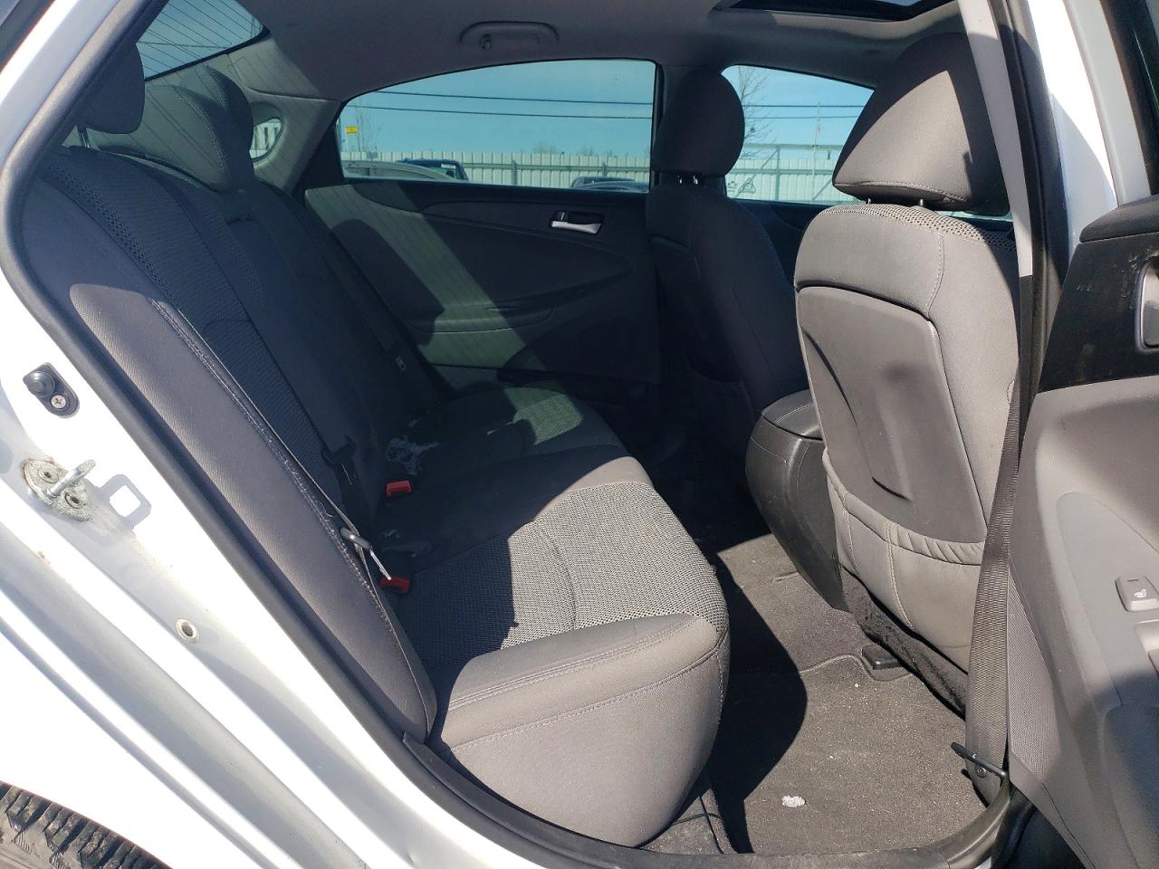 2012 HYUNDAI SONATA GLS photo 19
