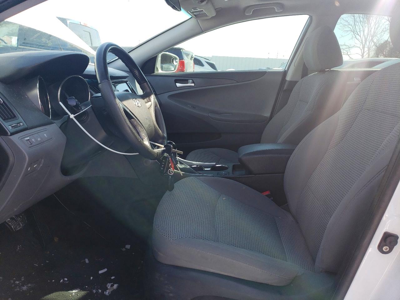 2012 HYUNDAI SONATA GLS photo 13