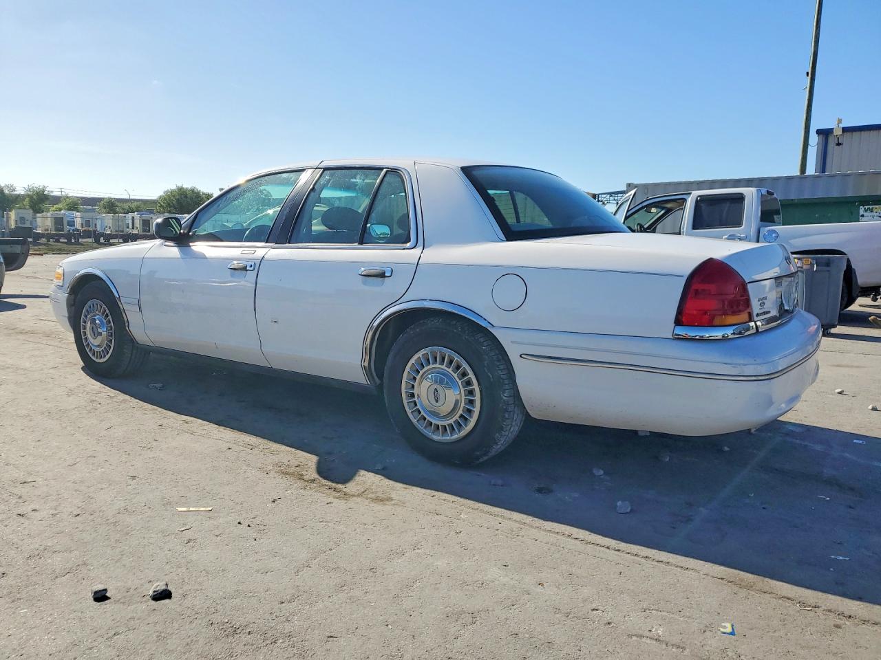 1999 FORD CROWN VICTORIA photo 3