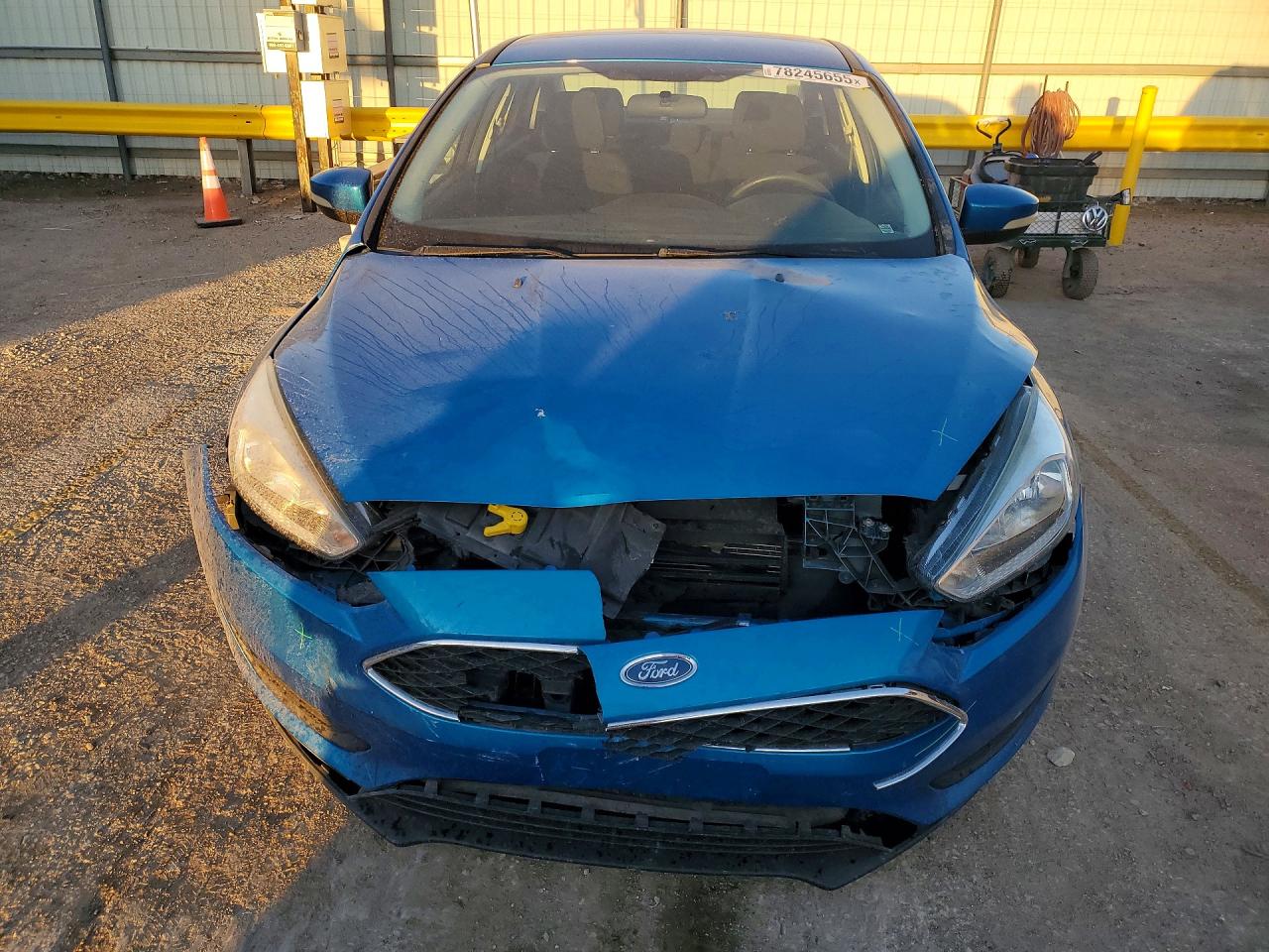 2017 FORD FOCUS SE photo 13