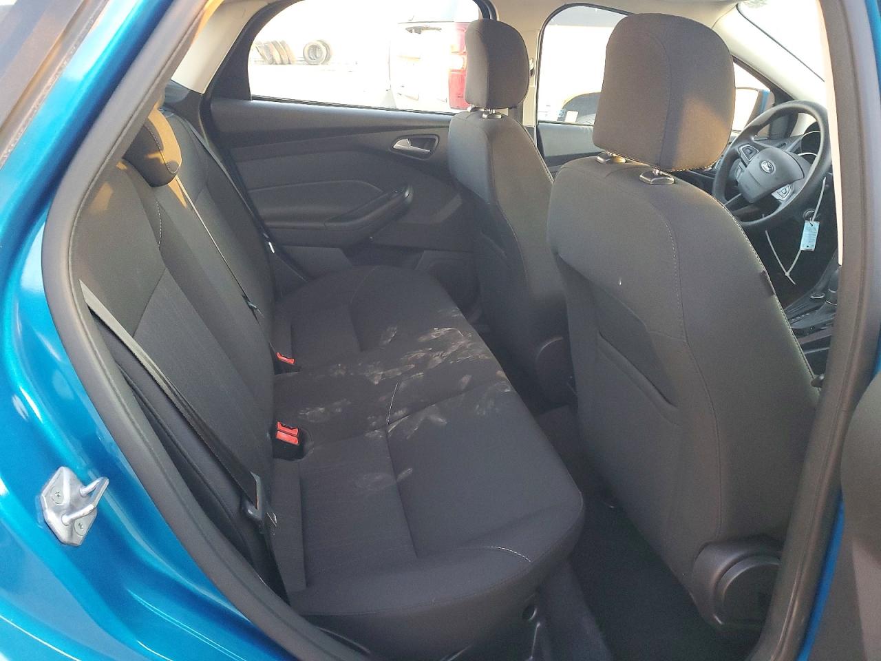 2017 FORD FOCUS SE photo 28